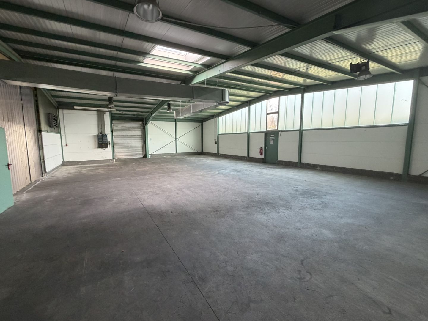 Ansicht 3 von: Top Gewerbestandort: ca. 1.000 m² Halle - Büro – sofort verfügbar in Neuss-Holzheim